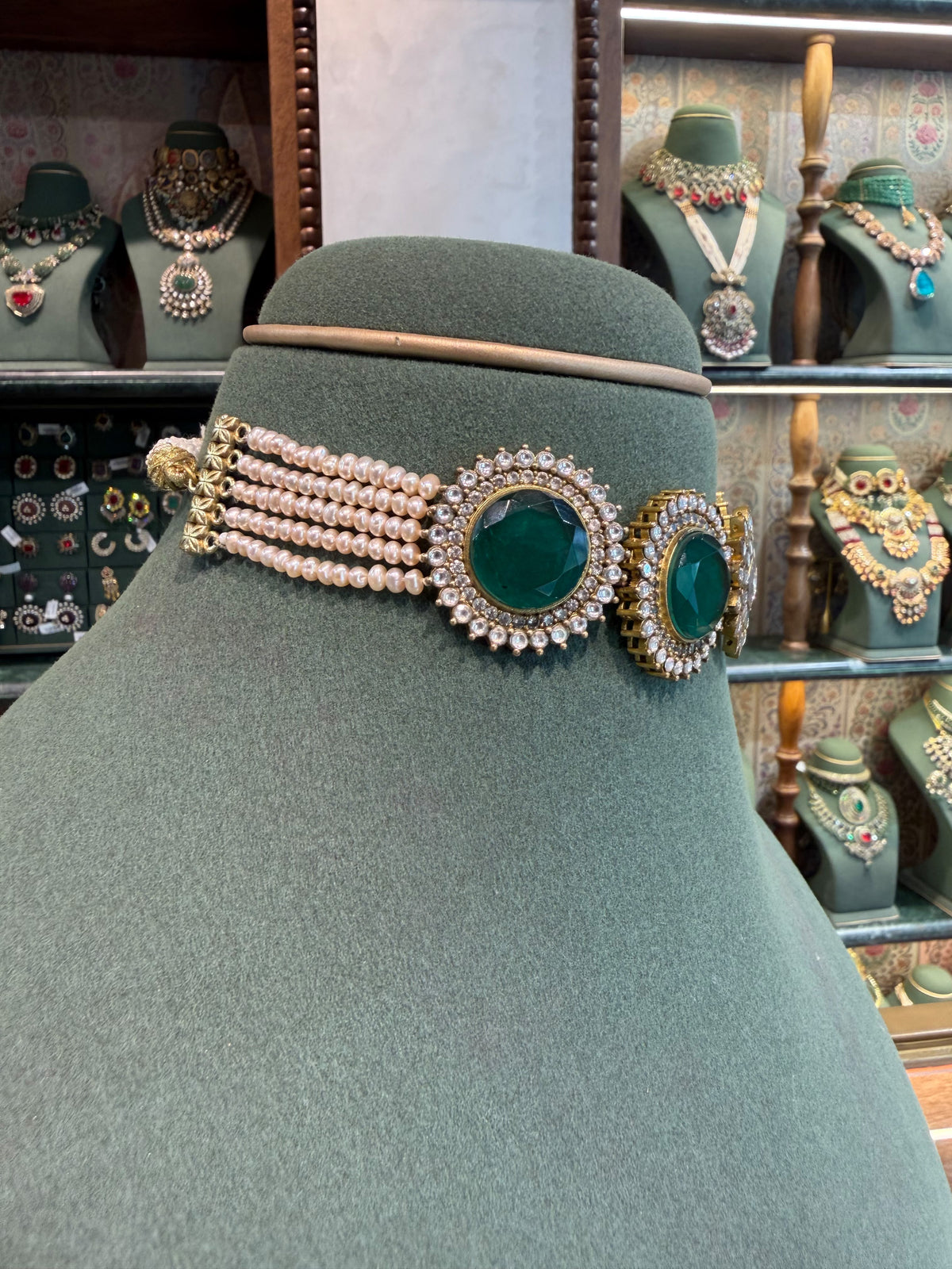 Jadau Choker