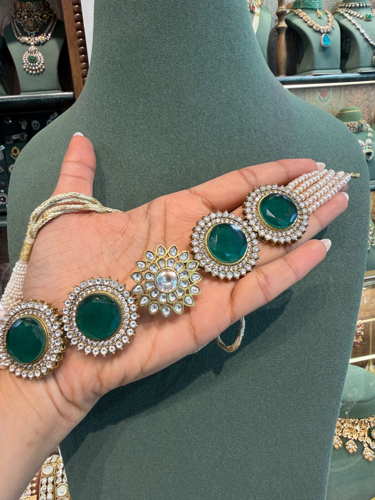 Jadau Choker