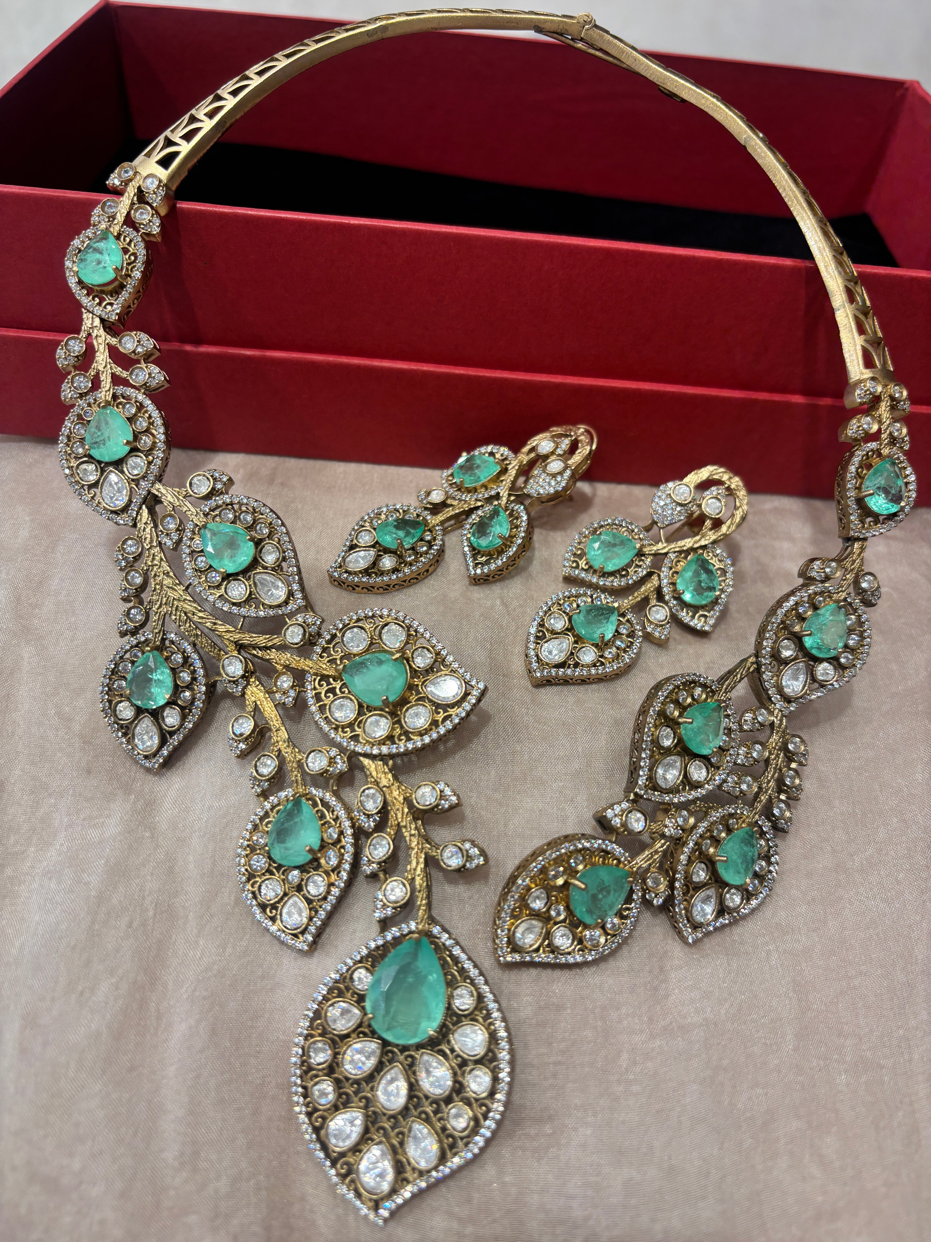 Designer Hasli with Leaf Pattern