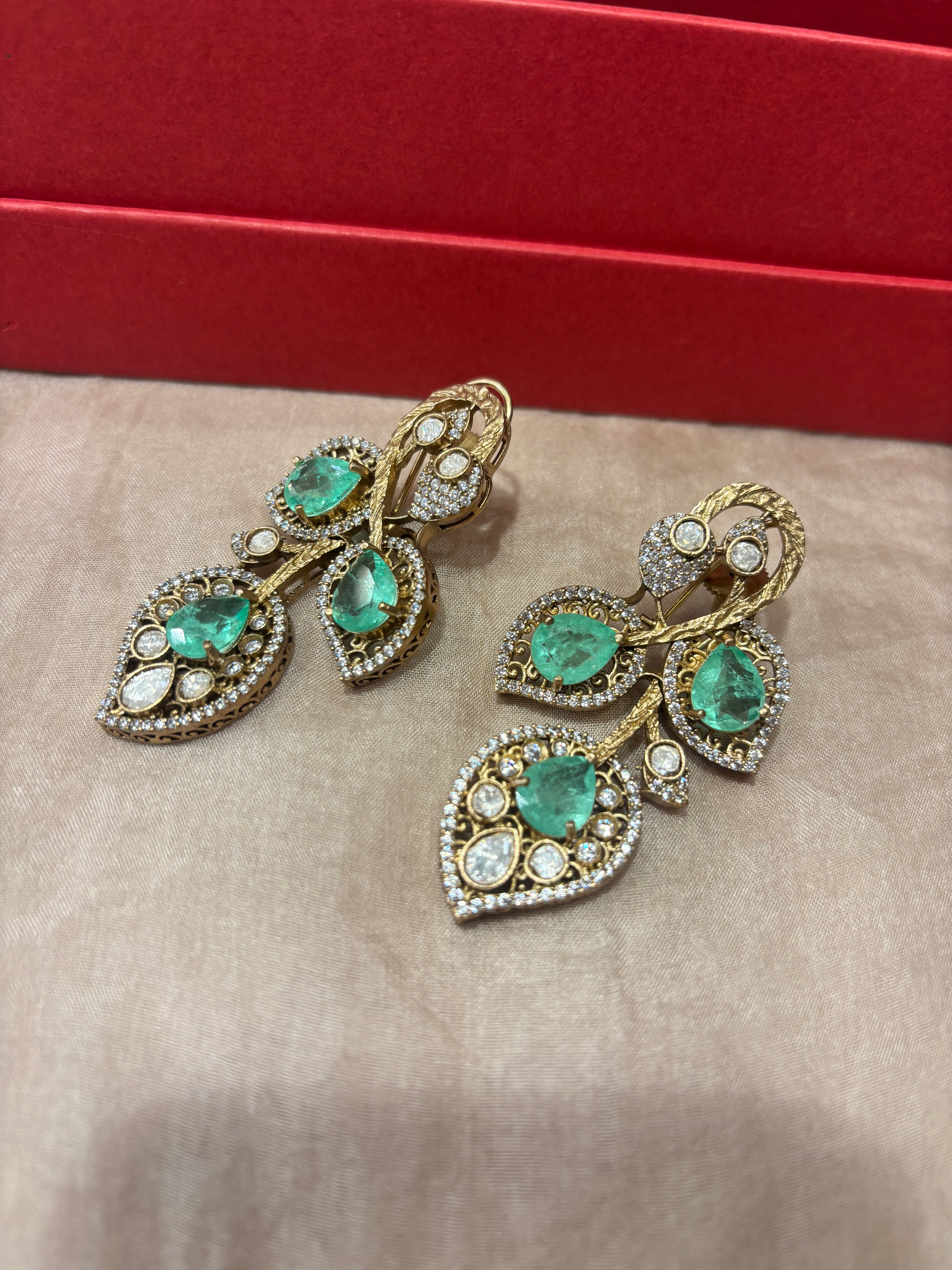 Designer Hasli with Leaf Pattern