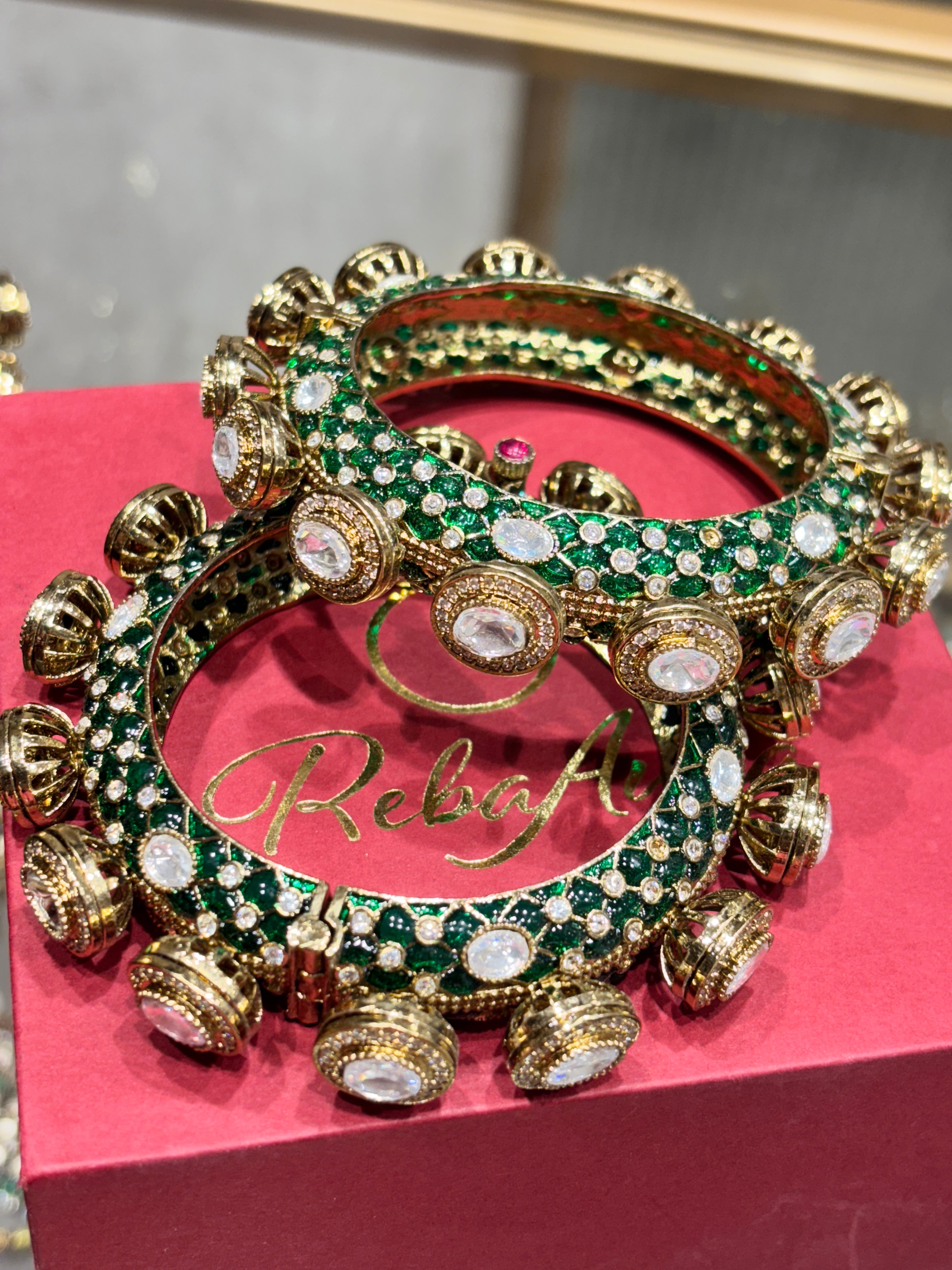 Beautiful Meenakari & Polki Bangle