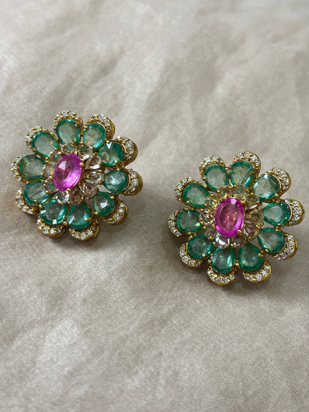 Rubina Studs